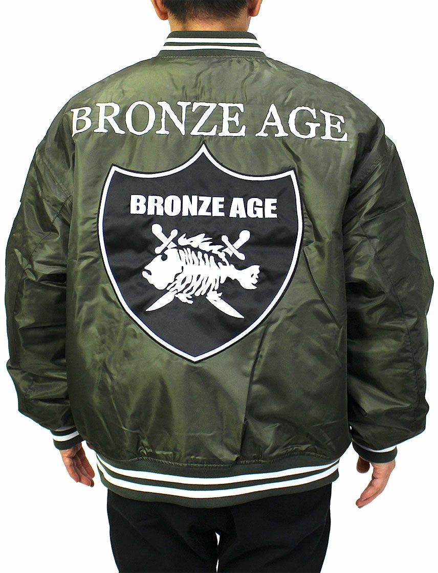 新品タグ付❗️BRONZE AGE パイレーツ ピラニアロゴ スタジャン カーキM BRONZE AGE】パイレーツロゴ 中綿 スタジャン | ユナイテッドジャパン